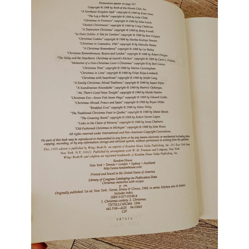 Christmas Memories with Recipes Cookbook Hardcover Book 1988‎